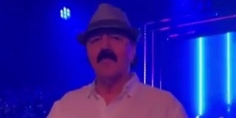 Haris Džinović vidno neraspoložen na nastupu: Fanovi smatraju da je razlog Melinina udaja