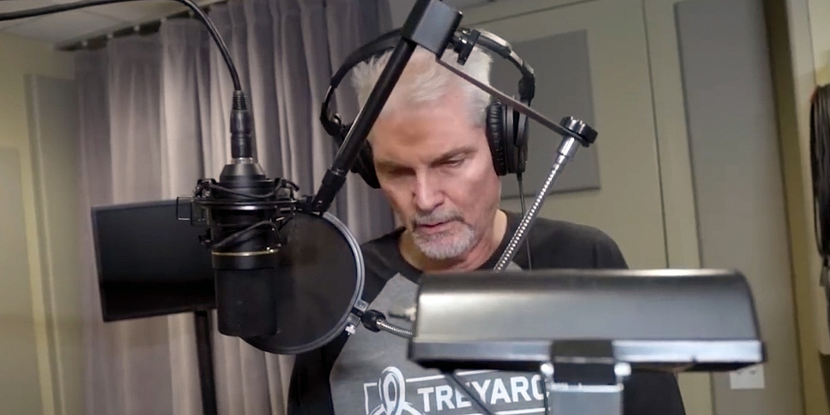 Preminuo Tom Kane, glasovni glumac koji je ostavio neizbrisiv trag u svijetu gaminga