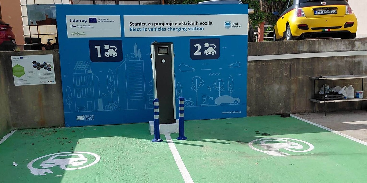 U Mostaru postavljene dvije nove dvostruke javne punionice za električna vozila