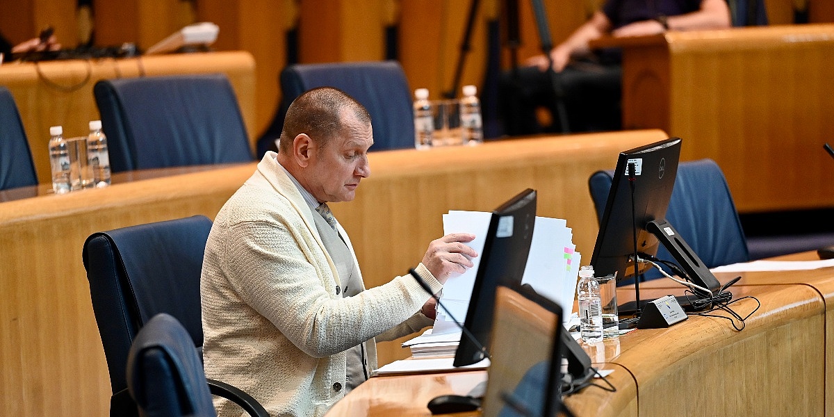 Miletić od Vijeća ministara traži milion KM kako bi BHRT prenosio Zmajeve na Mundijalu