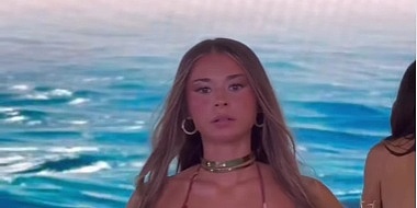 OnlyFans zvijezda "zapalila" društvene mreže: Prošetala pistom u minijaturnom kupaćem kostimu