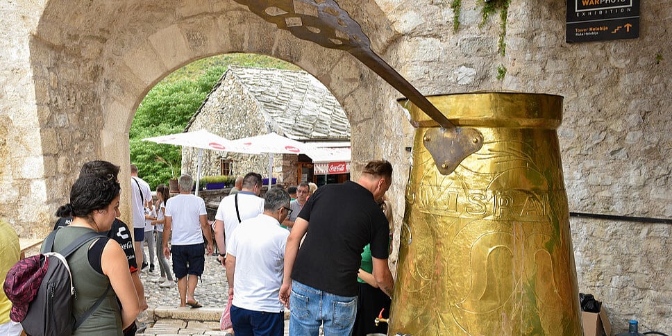 Najveća džezva na svijetu stiže u St. Louis: Besplatna bosanska kafa za 8.000 ljudi uoči utakmice BiH i Paname