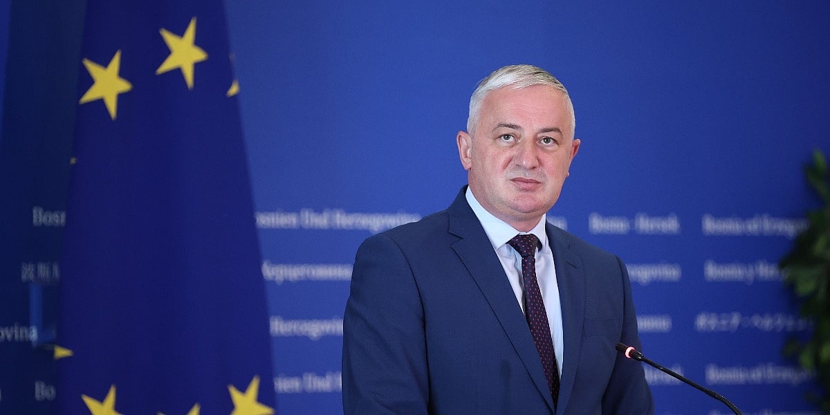 Borenović o aferi s kupljenim diplomama: Ako preko ovoga pređemo, onda treba ugasiti svjetlo