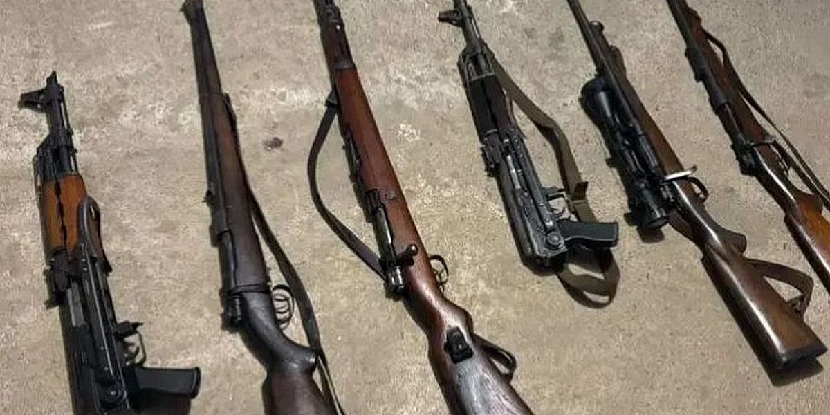 Velika policijska akcija u Gradišci: Pronađene puške, snajperi i zolje, očekuju se hapšenja