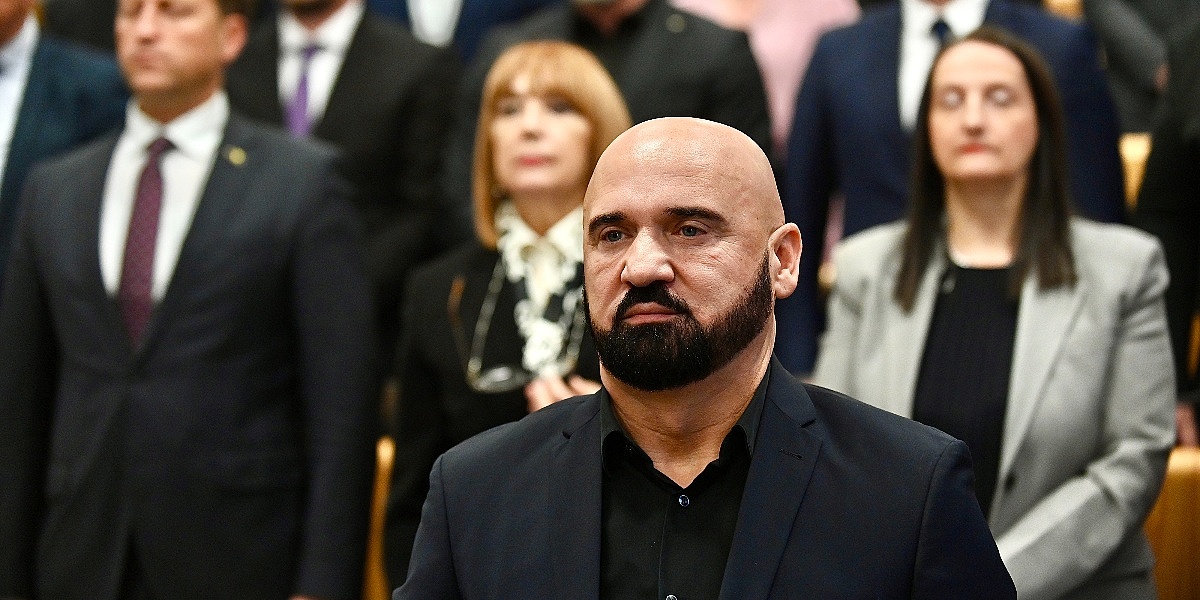 Isak pita bh. institucije da li su finansirale Košarčevo odavanje počasti Mladiću