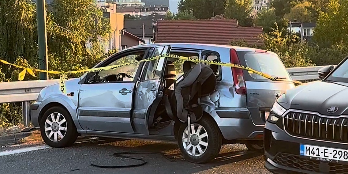 Saobraćajna nesreća na Ilidži: Povrijeđene tri osobe u sudaru vozila, na cesti vidljivi dijelovi automobila