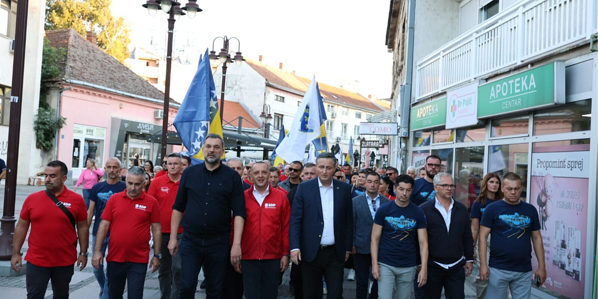 Konaković u društvu Bećirovića prošetao kroz Brčko: Sljedeća Vlada FBiH mora završiti izgradnju brze ceste do Tuzle