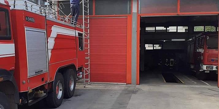 Požar u staračkom domu u Lukavcu, dvije osobe povrijeđene