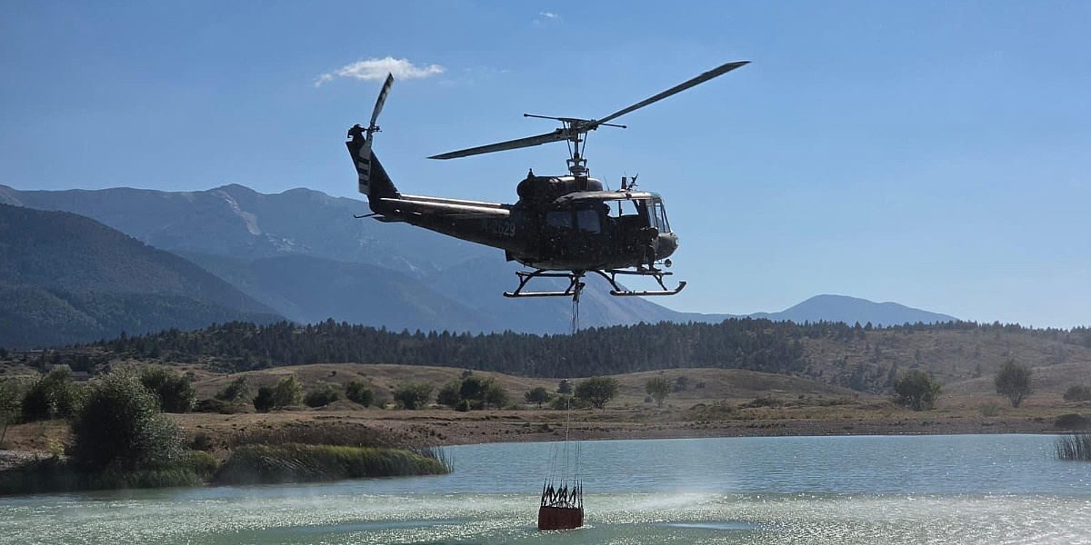 Borba na 1.850 metara nadmorske visine: Pogledajte kako helikopter OS BiH gasi požar na Čvrsnici