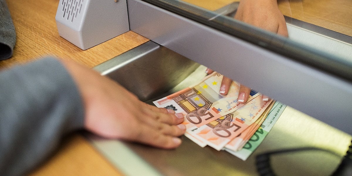 Crna Gora povećava sve zarade: Minimalna plata će iznositi do 1.400 eura, a prosječna penzija više od 600 eura
