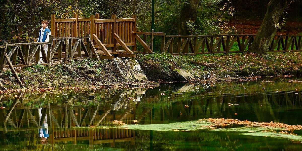 Danas umjereno oblačno uz povremene pljuskove širom BiH