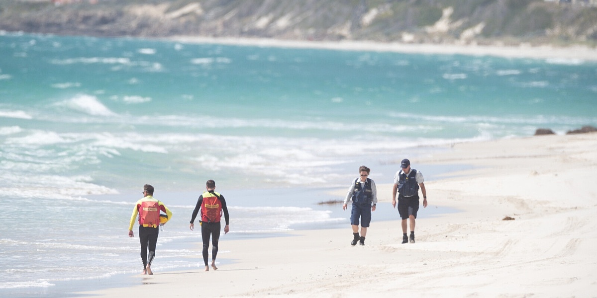 Australija: Muškarca napala ajkula na popularnoj plaži, preminuo od povreda