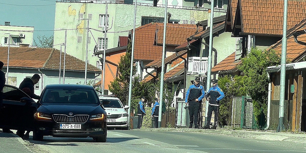 Policija uhapsila muškarca iz Tuzle, terete ga da je pomagao prijatelju nakon brutalnog ubistva brata