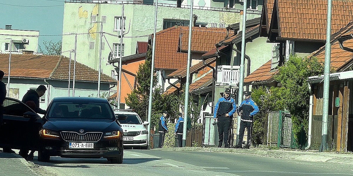 Policija uhapsila muškarca iz Tuzle, terete ga da je pomagao prijatelju nakon brutalnog ubistva brata