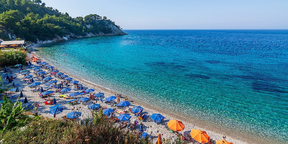Sukob zbog ležaljke završio tragično: Muškarac (82) preminuo nakon masovne tučnjave na grčkoj plaži