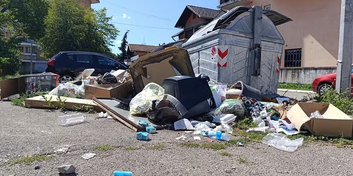 Banja Luka zatrpana smećem: Vikend prođe, a prizori ostaju