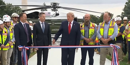 Trumpu se rat s medijima vratio kao bumerang: Pričao je, ali niko ne zna šta jer nije bilo mikrofona