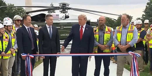 Trumpu se rat s medijima vratio kao bumerang: Pričao je, ali niko ne zna šta jer nije bilo mikrofona