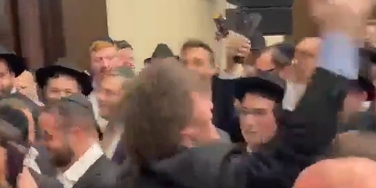 Argentinski predsjednik plesao sa jevrejskim učenicima u New Yorku nakon što je dobio proizraelsku nagradu