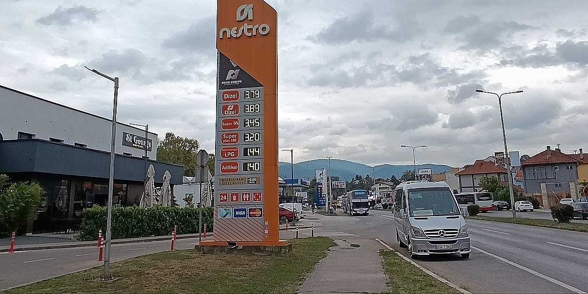 Vlada RS-a potrošila blizu 10 miliona KM za jeftinije gorivo: Na svaki kupljeni litar građanima 10 feninga, a državi marka