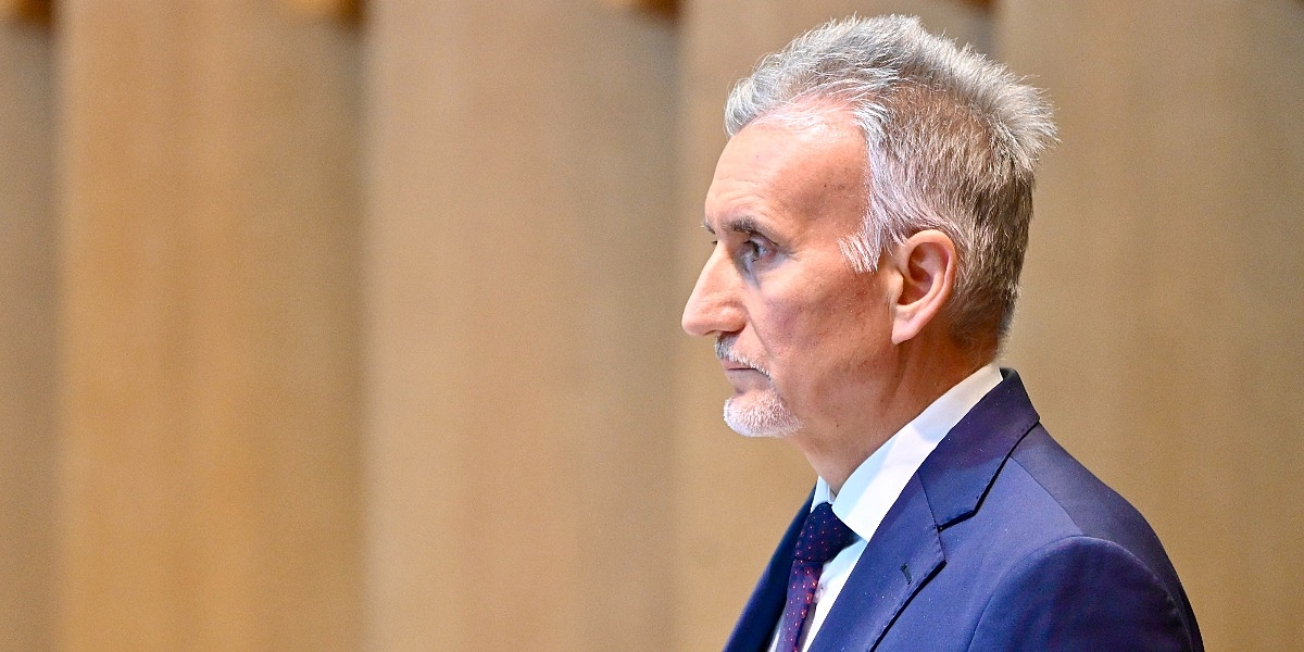 Kemal Ademović pozvao građane da ne odustaju od glasanja uprkos redovima