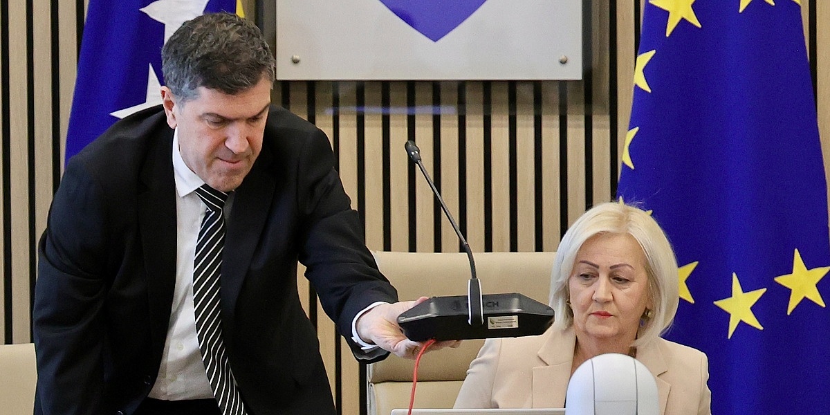 Generalni sekretar Vijeća ministara BiH sankcionisan sa 5.000 KM zbog nespojivosti funkcija
