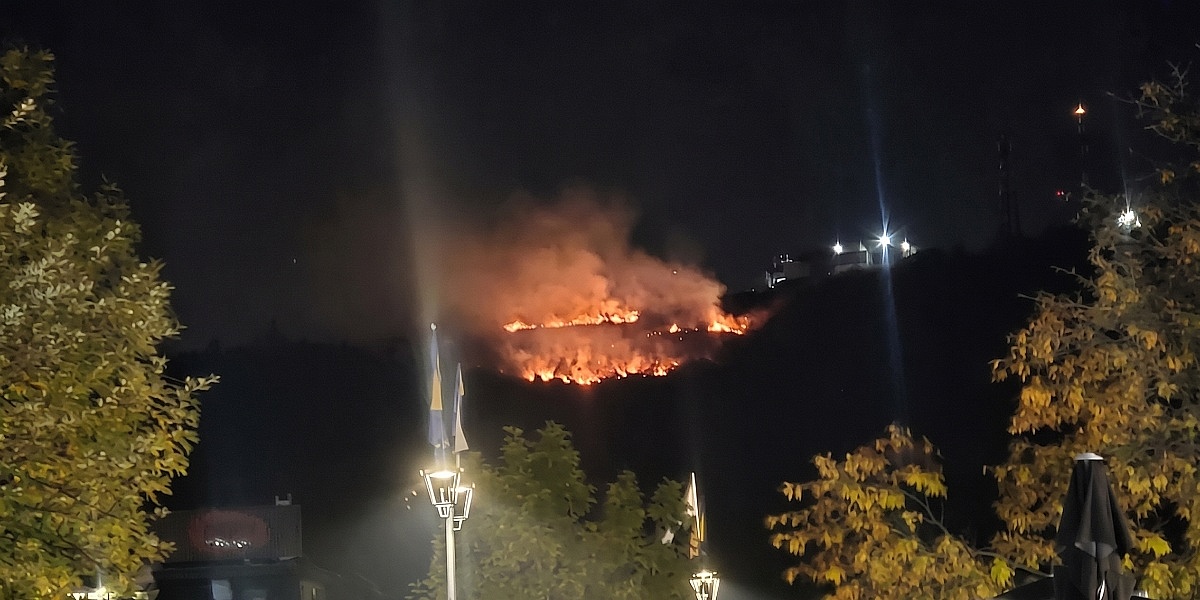 Sarajevo: Veći požar iznad naselja Mojmilo, vatra zahvatila područje Parka šuma