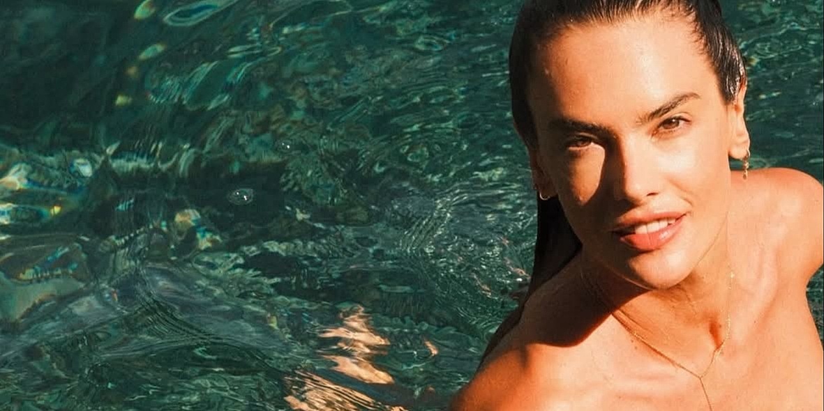 Alessandra Ambrosio privukla pažnju fotografijama u toplesu: Obožavaoci oduševljeni njenim izgledom