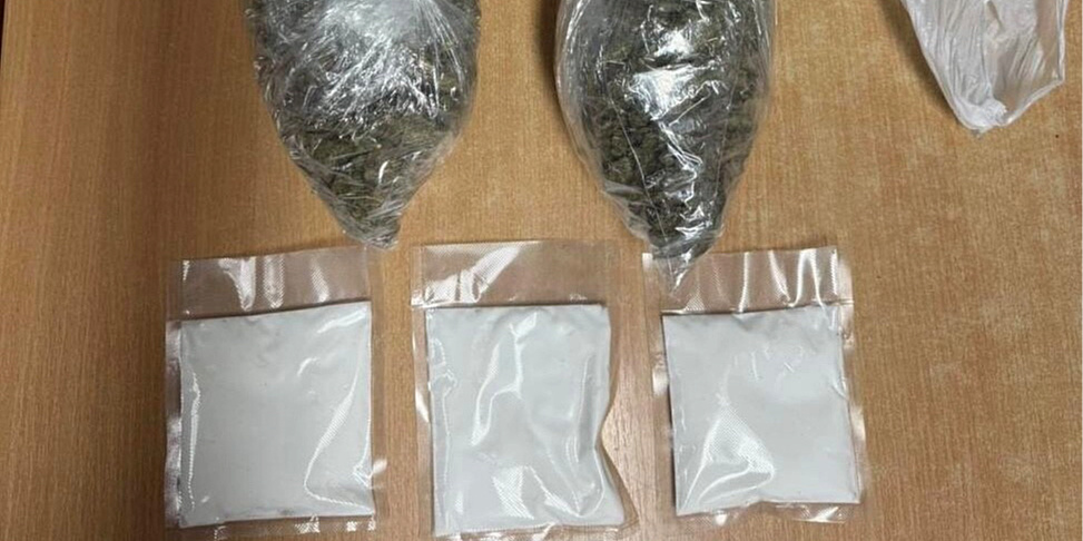 U policijskoj akciji u Kalesiji zaplijenjeno dva i po kilograma droge, jedna osoba uhapšena