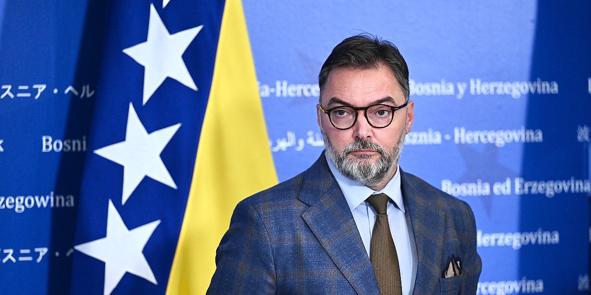Košarac nakon sjednice Vijeća ministara govorio o Konakoviću: On je izborni gubitnik, treba ljubiti ruku Dodiku