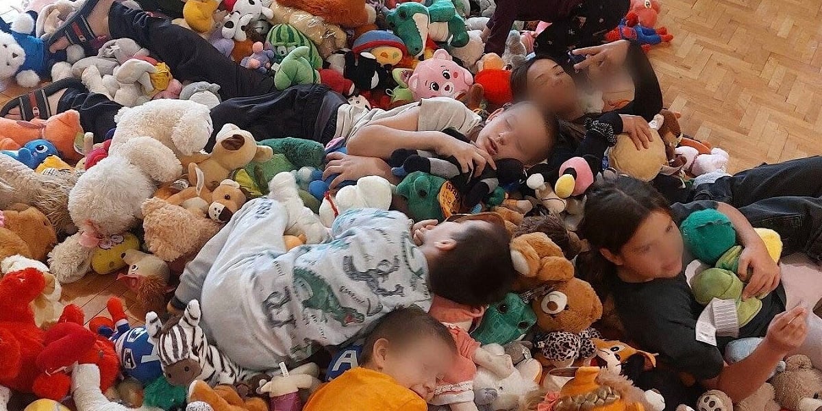 Dio igračaka koje je Džeko dobio na oproštaju od reprezentacije poklonjen djeci bez roditeljskog staranja u Tuzli