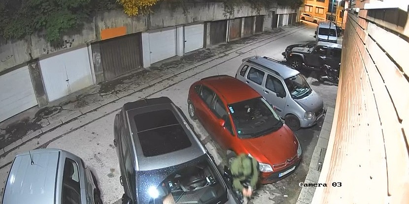 Sarajevo: Nadzorne kamere snimile muškarca koji je oštetio gume na automobilu turistkinje na Breci