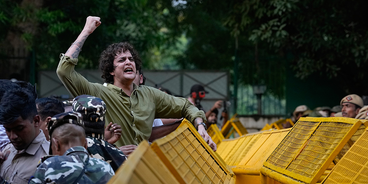 Masovni protesti mladih u New Delhiju zbog biračkih spiskova: Sukobi s policijom i pritisak na Modijevu vlast