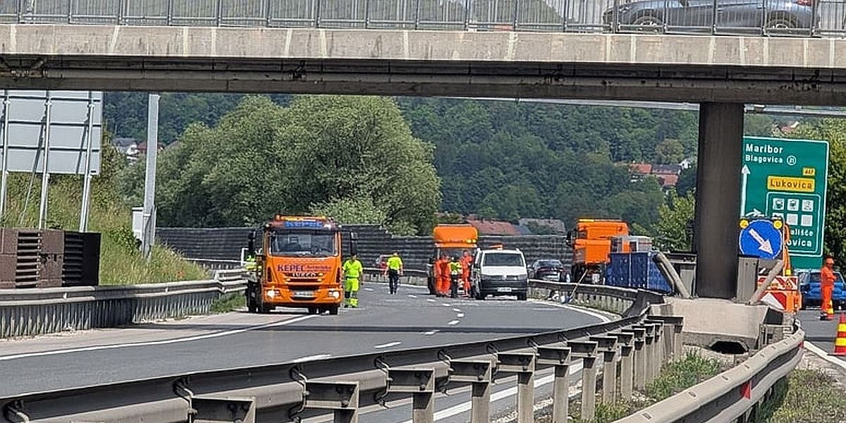 Stravična nesreća u Sloveniji: Rumun vozio u rikverc na autoputu, dvije osobe poginule