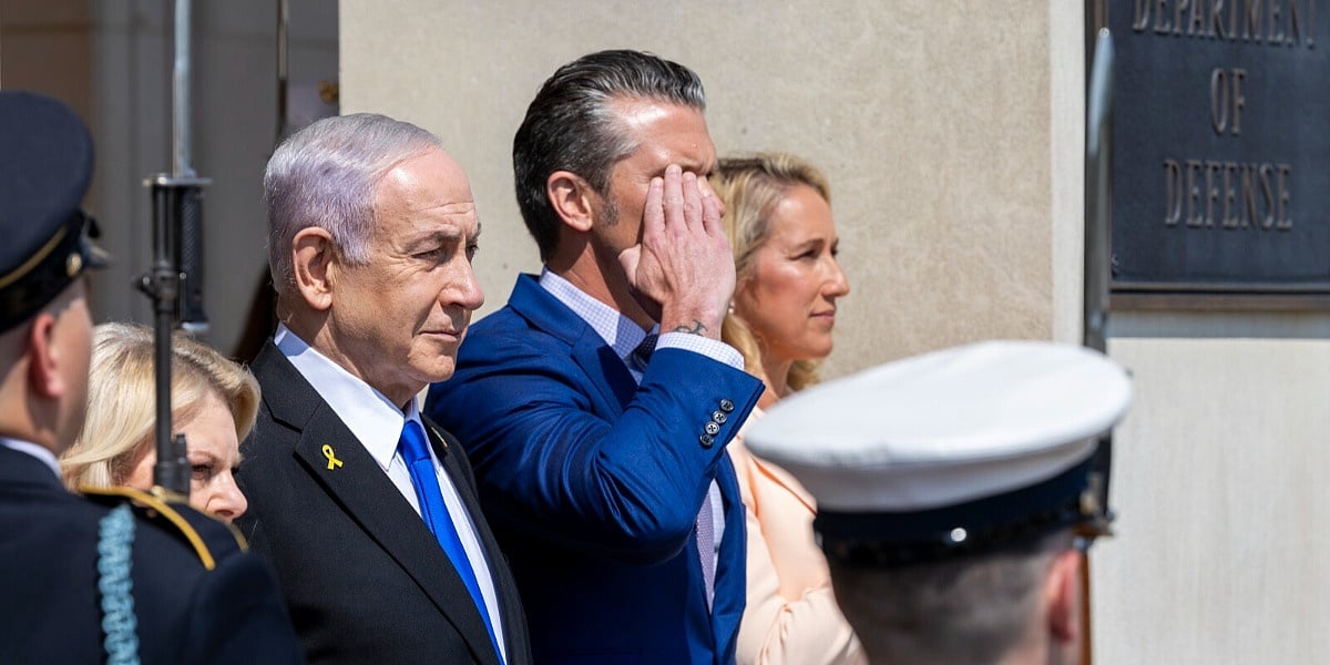 Nenajavljena posjeta: Hegseth tajno stigao u Izrael kod Netanyahua usred razgovora o mogućim napadima na Iran Nenajavljena posjeta: Hegseth tajno stigao u Izrael kod Netanyahua usred razgovora o mogućim napadima na Iran