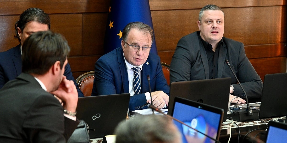 Vojin Mijatović razriješen dužnosti dopremijera i ministra u Vladi Federacije BiH Vojin Mijatović razriješen dužnosti dopremijera i ministra u Vladi Federacije BiH