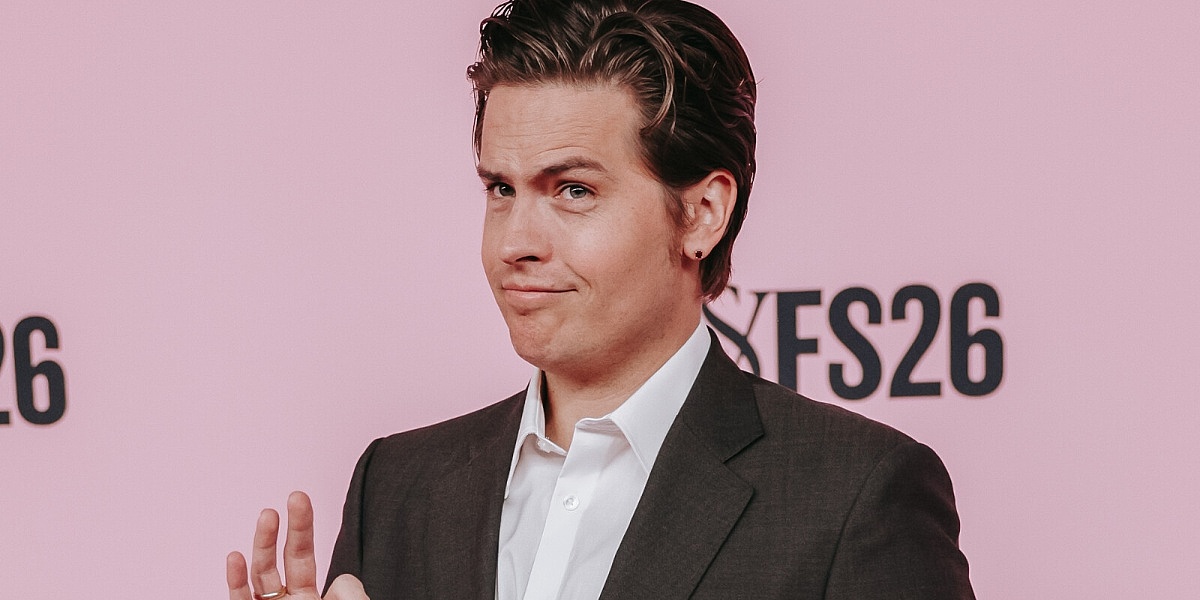 Dylan Sprouse istraživao porodično stablo: Moj brat i ja smo djeca incesta Dylan Sprouse istraživao porodično stablo: Moj brat i ja smo djeca incesta