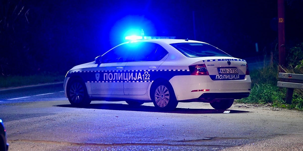 Bijeljina: Muškarac iz kombija brze pošte poginuo u sudaru s kamionom Bijeljina: Muškarac iz kombija brze pošte poginuo u sudaru s kamionom