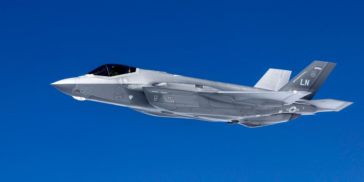 Pentagon i Lockheed Martin zaključili desetogodišnji sporazum o nabavci najmanje 850 borbenih aviona F-35 Pentagon i Lockheed Martin zaključili desetogodišnji sporazum o nabavci najmanje 850 borbenih aviona F-35