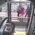Kina: Vozač autobusa zaustavio ženu koja je pokušala skočiti s mosta