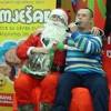 Djed Mraz i likovi iz crtanih filmova paketićima obradovali gluhe i djecu s poteškoćama u razvoju