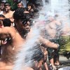 Neobična proslava Nove godine na Baliju: Hiljade ljudi uživa u "vodenom ratu"