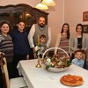 Božić u porodici mostarskog paroha Radivoja Krulja: Dom ispunjen ljubavlju i radošću