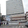 Građani ispred Opće bolnice: Zatvaranje ove bolnice je skrivena pljačka i ustaljena šema vlasti