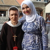 Još jedan dokaz multietničnosti: Zagrljaj kršćanke i muslimanke u dvorištu Begove džamije