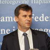 Novalić: Odrastao sam u radničkoj porodici i dobro znam šta znači nedovoljno novca za život