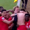 Benteke tokom slavlja slomio Kloppu naočale