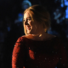 Adele zablistala na sceni uprkos tome što je muzika zakazala