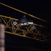Bijeljina: Muškarac se popeo na kran i prijeti samoubistvom