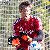 Van der Sar u 45. godini ponovo na golu